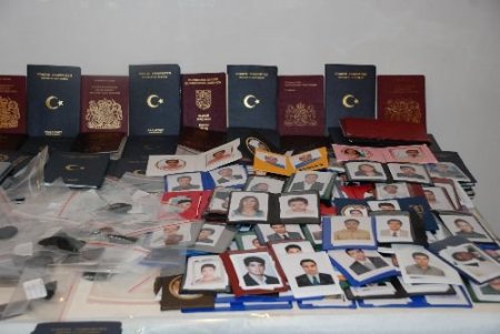 Gaziantep'te 25 Kişilik Sahte Pasaport Çetesi Çökertildi