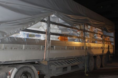 Gaziantep'te 9 ton kaçak çay ile 90 bin adet sigara sarma kağıdı ele geçirildi