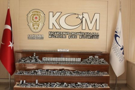 Gaziantep'te bin 813 gümrük kaçağı cep telefonu ele geçirildi