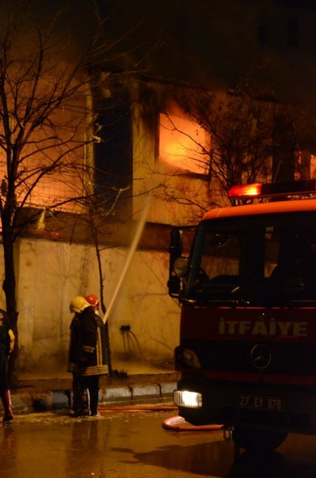 Gaziantep’te bulgur fabrikasında yangın (2)