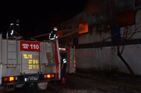Gaziantep’te bulgur fabrikasında yangın (2)