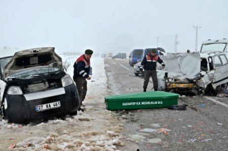 Gaziantep’te trafik kazası: 1 ölü, 4 yaralı