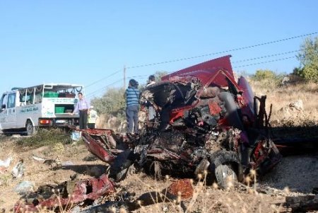 Gaziantep'te Trafik Kazası: 3 Ölü, 1 Yaralı