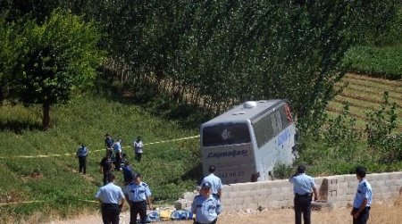 Gaziantep'te Yolcu Otobüsü Şarampole Devrildi: 1 Ölü, 8 Yaralı