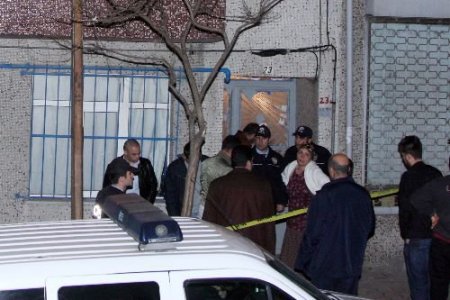 Gaziosmanpaşa'da Doğalgaz Zehirlenmesi: 3 Ölü (2)