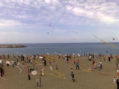 Gazipaşa'da Gökyüzü Uçurtmalarla Renklendi