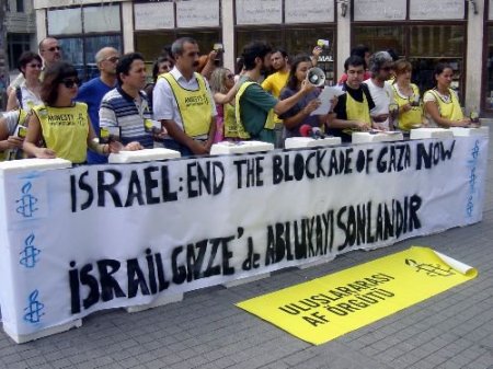 Gazze Ablukasının Kaldırılması İçin İsrail Başbakanı'na Kartpostallı Protesto