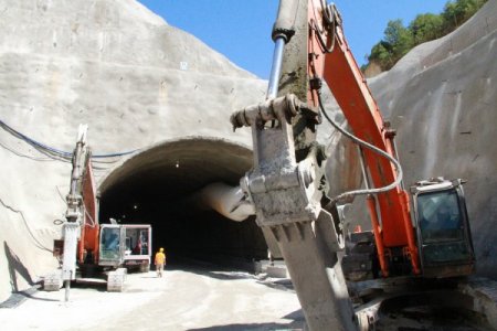 Gebze-Orhangazi-İzmir Otoyolu tünelinin 1400 metresi açıldı