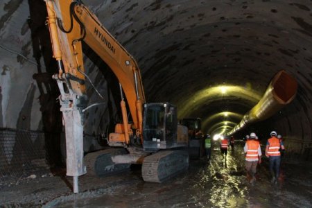 Gebze-Orhangazi-İzmir Otoyolu tünelinin 1400 metresi açıldı