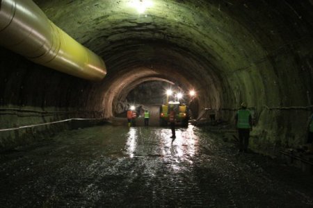 Gebze-Orhangazi-İzmir Otoyolu tünelinin 1400 metresi açıldı