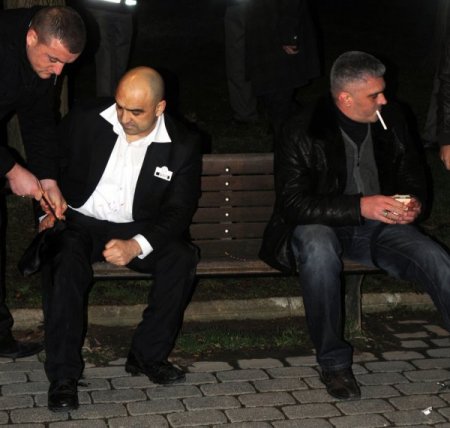 Gece Kulubündeki 'damsız Girilmez' Kavgasında 4 Kişi Yaralandı