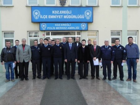 Gece ormanlık alana kaçan zanlıları yakalayan polisler ödüllendirildi