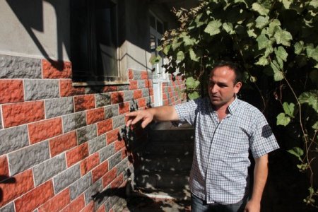 Gece yarısı molotof atılan evdeki anne ve çocuklar ölümden döndü