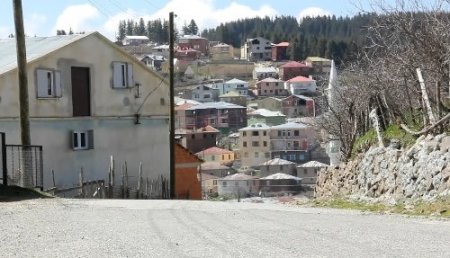 Gecekondu siluetli yaylalar