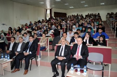 'Geçmişten Günümüze Türk-İtalyan İlişkileri' konferansı
