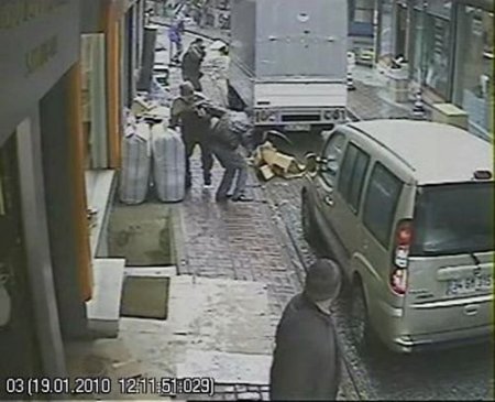 Gedikpaşa'daki Patlama Anının Dehşeti Kameralara Yansıdı