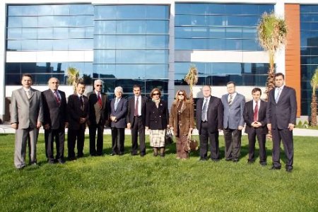 Gediz Üniversitesi Mezunları Çifte Diploma Alacak