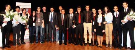 Gediz Üniversitesi'nde 76 okuldan 320 liseli münazara yaptı