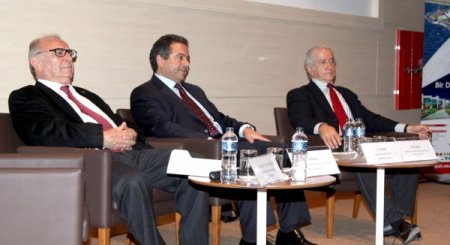 Gediz Üniversitesi'nde ekonominin altın çağ değerlendirildi