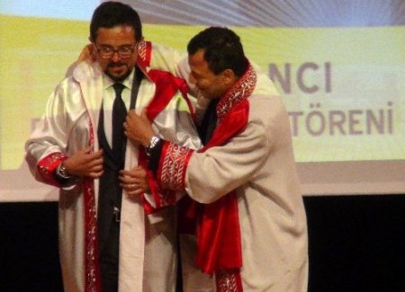 Gediz Üniversitesi’nden Ali Sabancı’ya fahri doktora