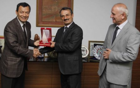 Gediz Üniversitesi'nden bilime destek veren firmalara teşekkür