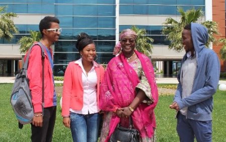 Gediz Üniversitesi'ne Nijeryalı bakan sürprizi