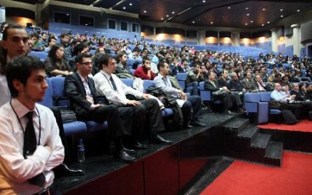 Geleceğin Bilgisayar Mühendisleri Yazılım Sektörünün Devleriyle Buluştu