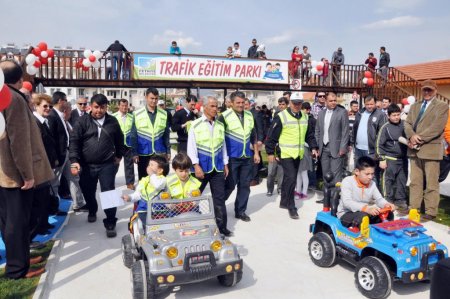Geleceğin sürücülerini yetiştirecek trafik eğitim parkı açıldı