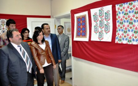 Geleneksel Osmanlı Kumaş Motifleri Sergisi Açıldı