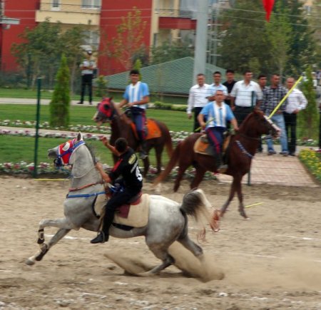 Geleneksel Sporlar Festivali Denizli’de ciritle başladı