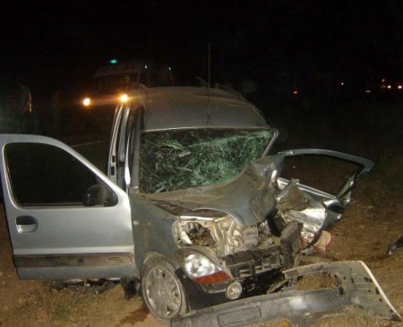 Gelin İle Damadı Trafik Kazası Ayırdı