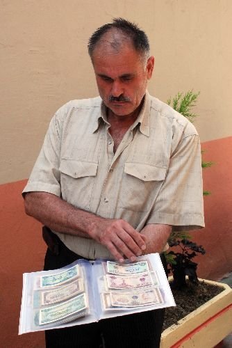 Gemici Olarak Gittiği Ülkelerden Topladığı Paralarla Koleksiyon Yaptı