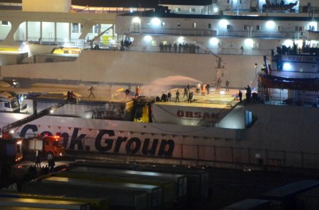 Gemideki TIR'da çıkan yangın korkuttu