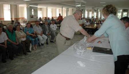 Gemlik Esnafı Çarşı Alışveriş Merkezi'ndeki Dükkanlar İçin Kura Çekti