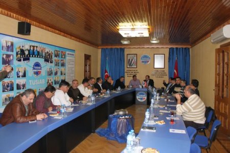 Gemlikli işadamlarından Azerbaycan'a iş ziyareti