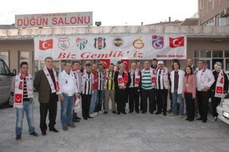 Gemlikspor Taraftarlarından 'kan Dökmeye Hayır, Kan Vermeye Evet' Kampanyası