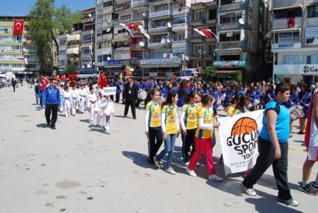 Gemlik’te 23 Nisan Coşkuyla Kutlandı