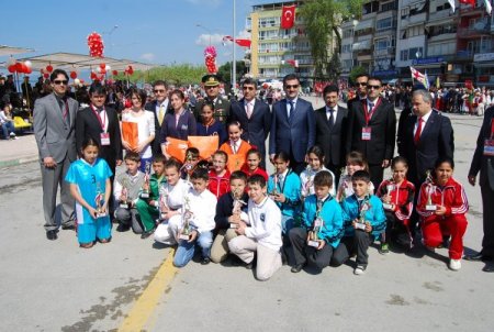 Gemlik’te 23 Nisan Coşkuyla Kutlandı