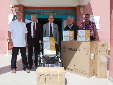 Gemlik’te mavi kapaklar tekerlekli sandalye oluyor