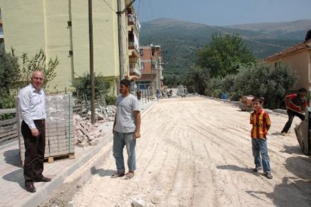 Gemlik'te Toprak Yollar Azalıyor