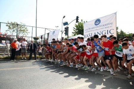 Genç atletler Altın Boynuz’da kıyasıya yarıştı