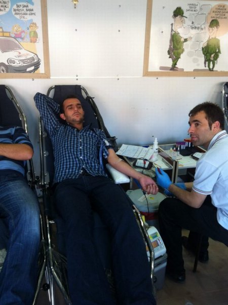 Genç CHP'lilerden Kızılay’a kan bağışı