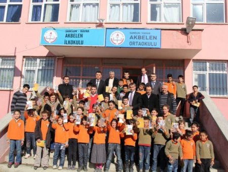 Genç Dönüşüm, Kavak'ta silgi ve kalemtraş dağıttı