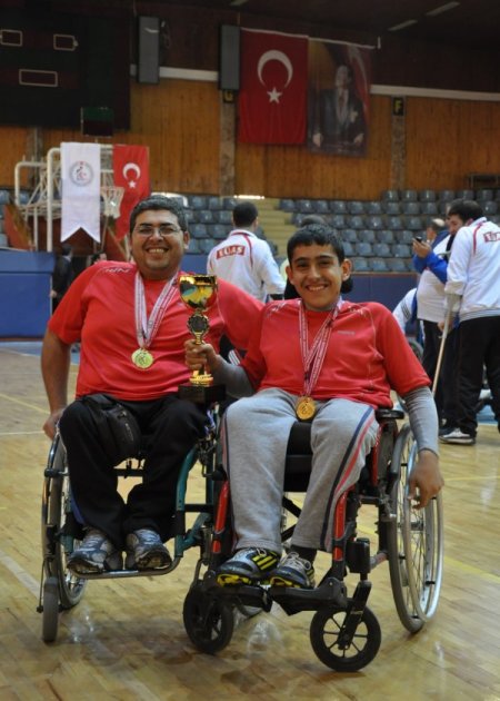 Genç engellilerin madalya gururu