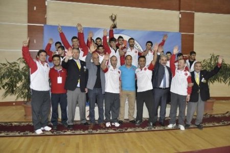 Genç Grekoromen Milli Takımı, Azerbaycan'da 3 altın aldı