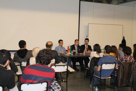 Genç işadamı, üniversitelilere 'Avrupa'da girişimciliğin yol haritası'nı anlattı