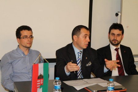 Genç işadamı, üniversitelilere 'Avrupa'da girişimciliğin yol haritası'nı anlattı