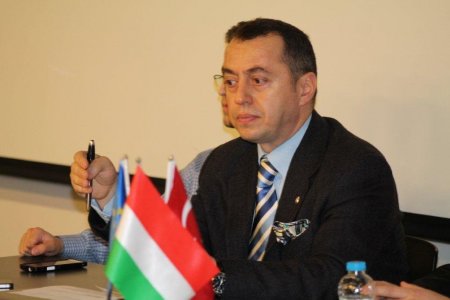 Genç işadamı, üniversitelilere 'Avrupa'da girişimciliğin yol haritası'nı anlattı