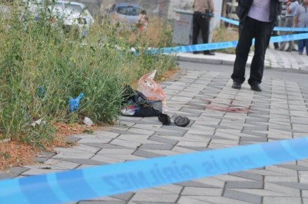 Genç Kadın Sokak Ortasında Kurşunlandı