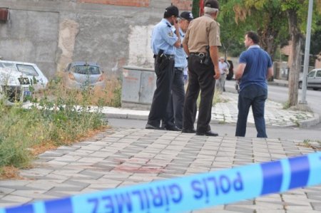 Genç Kadın Sokak Ortasında Kurşunlandı